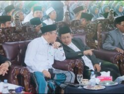 Heri Amalindo Berikan 15 Tiket Umroh Untuk Santri Usai Diwisuda di Ponpes Hidayatul Mubtadiin Sigam