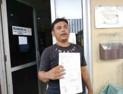 Meminta HP Milik Anaknya Yang Dipinjam Tetangga, Candra Justru Disiram Air Keras