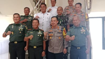 Pangdam II/ Sriwijaya Datang ke Mapolrestabes Palembang Untuk Bersilaturahmi Dan Membuat SIM