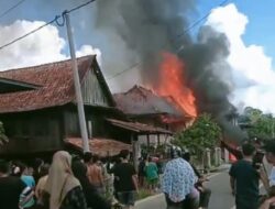 Rumah Warga Desa Karang Agung Kecamatan Lubai Ulu Terbakar 