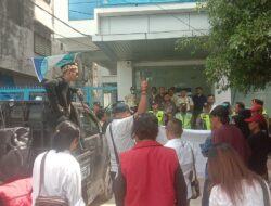 Terkait Perampasan Kendaraan, Massa Presidium Jaringan Aksi”98″ Sumsel Geruduk Kantor ACC Finance