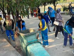 Camat Muara Enim Ajak Jajarannya Bergotong Royong Bersihkan Kolam Retensi