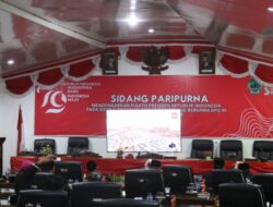 Kapolres PALI Mendengarkan Pidato Kenegaraan Dari Presiden RI Joko Widodo Dalam Rapat Paripurna Istimewa
