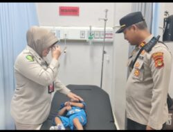 Tersentuh Kondisi Anak Korban Runtuhnya Jembatan P6, Kapolda Sumsel Atensikan Pengobatan ke Tim Dokkes RS Bhayangkara