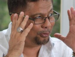 Ade : Situasi Politik Saat ini, Membodohi Rakyat Kita