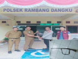 Senpira Diserahkan Sukarela Oleh Sekdes Tebat Agung di Polsek Rambang Dangku