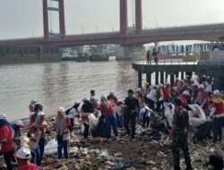 WINGS Peduli Perluas KampanYayasanye #PilahDariSekarang ke Sumsel Lewat Aksi Bersih Sungai Musi dan Bank Sampah Sekolah