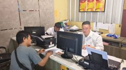Motor Diparkir Saat Ambil Orderan, Seorang Wanita Panik Saat Honda Beat Miliknya Raib Digondol Maling