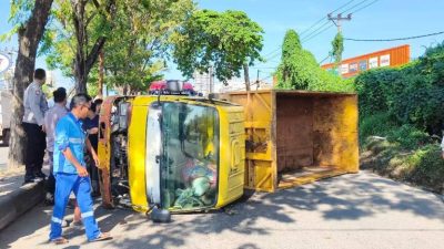 Mobil DLHK Palembang Menjadi Sorotan, Diduga Tak Layak Jalan Sebabkan Kecelakaan di Seberang Ulu