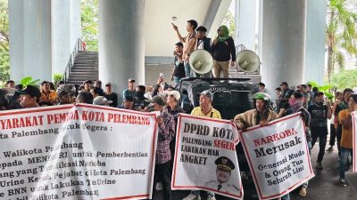 Ratusan Massa Datangi DPRD Kota Palembang, Desak Penggunaan Hak Angket Terkait Dugaan Keterlibatan Wakil Wali Kota dalam Kasus Narkoba