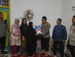 Kapolsek Seberang Ulu II Takziah ke Rumah Duka Korban Penganiayaan, Salurkan Bantuan Sosial dalam Rangka HUT Bhayangkara ke-80
