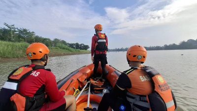 Terseret Arus Saat Menyeberang Sungai Ogan, Wili Masih Dalam Pencarian Tim SAR Gabungan