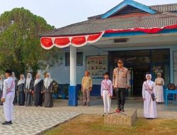 Kapolsek Seberang Ulu II Palembang Jadi Pembina Upacara di SMP Patra Mandiri 02, Sampaikan Pesan soal Bullying hingga Bahaya Narkoba