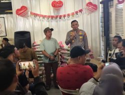 Polrestabes Palembang dan SCW Sumsel Perkuat Sinergi Bersama Media dan Aktivis, Bagikan Puluhan Karung Beras